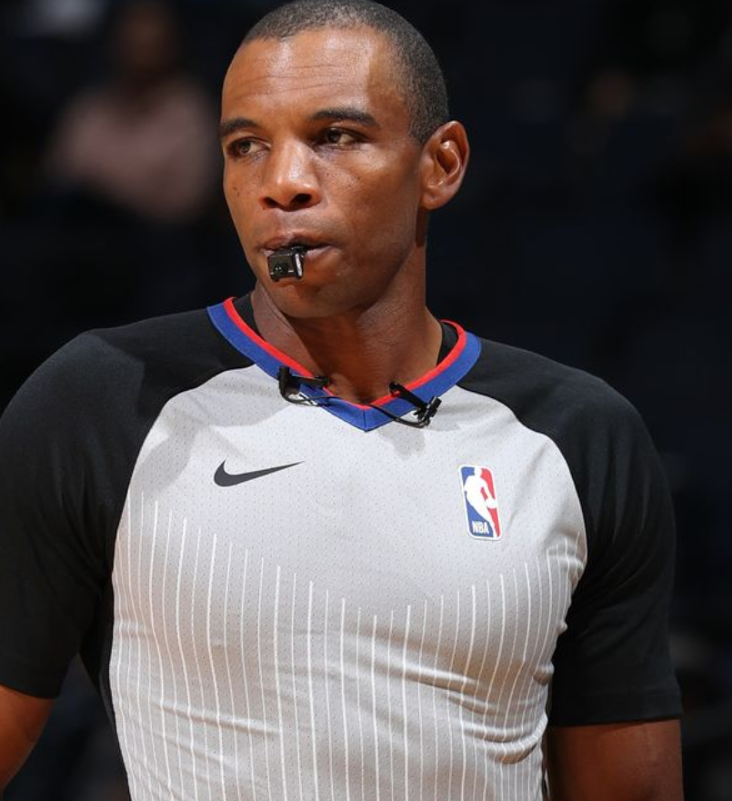 menjadi-wasit-basket-di-balik-peluit-yang-mengubah-permainan