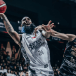 chaosnya-pertandingan-basket-dewa-united-dengan-satria-muda