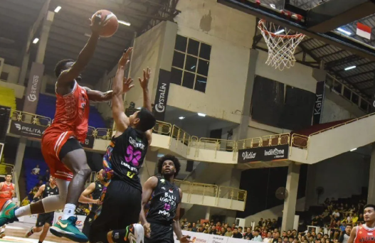 tim-basket-rajawali-medan-keluarkan-banyak-guard