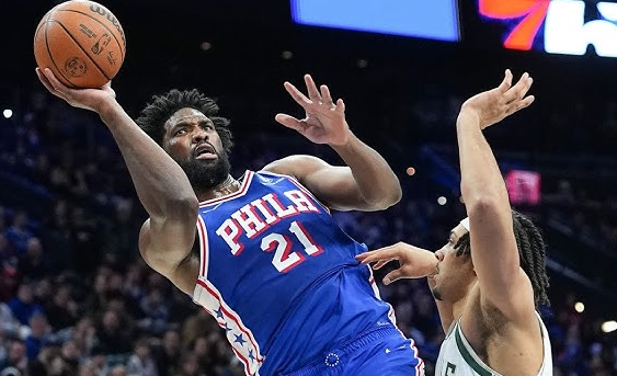 Paul George Tembak 9 Three vs Bucks